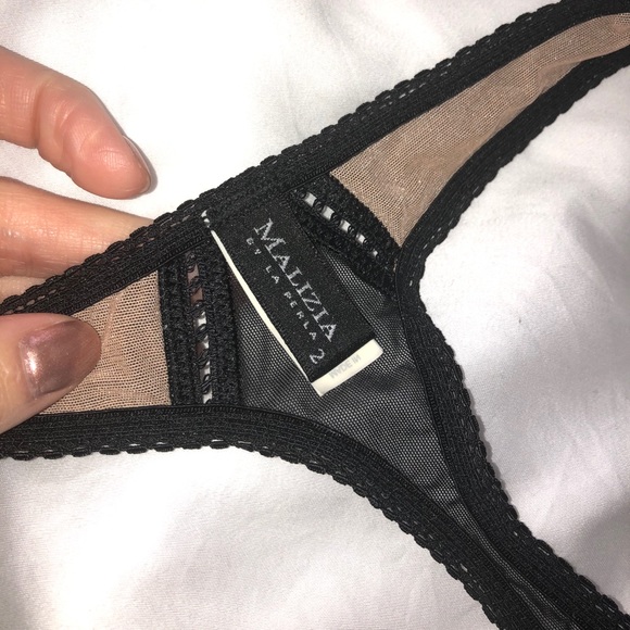 La Perla Set with Bra and Thong - Picture 9 of 11